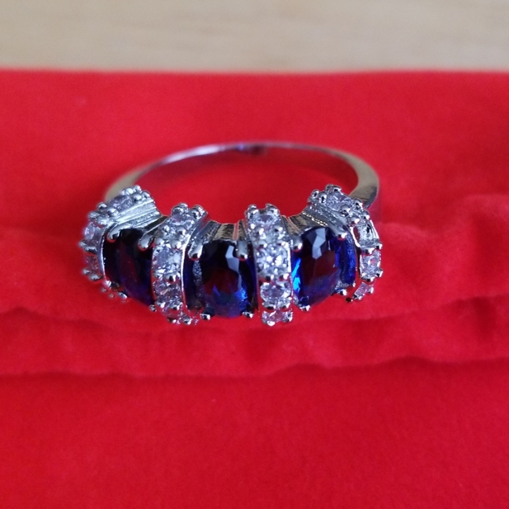 Beautiful Ring! - Picture 3 of 3